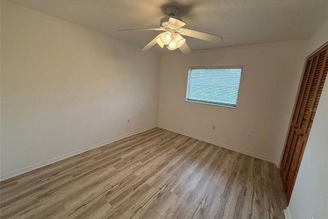 Condo in Port Charlotte, Florida, 2 bedrooms  № 2197077 - photo 12