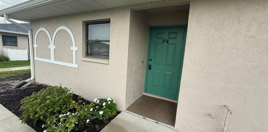 Condo in Port Charlotte, Florida, 2 bedrooms  № 2197077