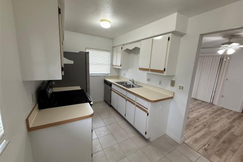Condo in Port Charlotte, Florida, 2 bedrooms  № 2197077 - photo 3