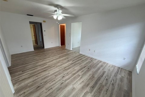 Condo in Port Charlotte, Florida, 2 bedrooms  № 2197077 - photo 6