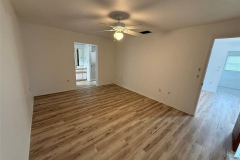 Condo in Port Charlotte, Florida, 2 bedrooms  № 2197077 - photo 8