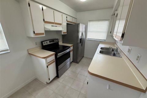 Condo in Port Charlotte, Florida, 2 bedrooms  № 2197077 - photo 4