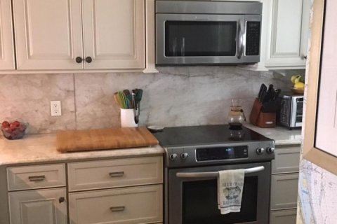 Condo in Stuart, Florida, 1 bedroom  № 1019934 - photo 1