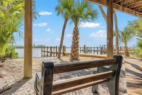 House in Placida, Florida 3 bedrooms, 145.3 sq.m. № 1906382 - photo 9
