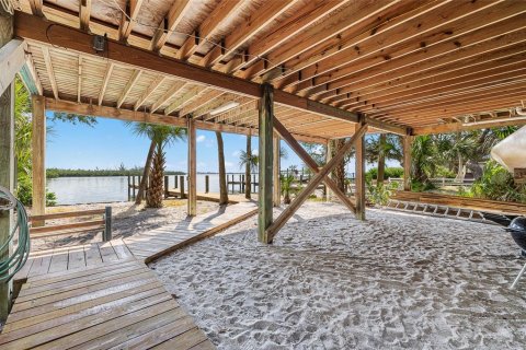 House in Placida, Florida 3 bedrooms, 145.3 sq.m. № 1906382 - photo 6