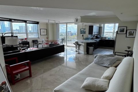 Купить кондоминиум в Майами, Флорида 3 спальни, 123.75м2, № 2024014 - фото 2