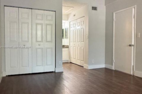 Condominio en venta en Coconut Creek, Florida, 2 dormitorios, 90.58 m2 № 1984126 - foto 19