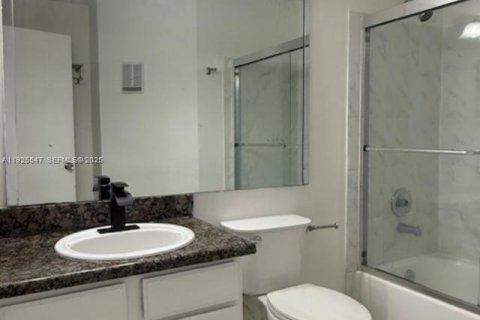 Condominio en venta en Coconut Creek, Florida, 2 dormitorios, 90.58 m2 № 1984126 - foto 14
