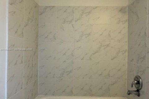 Condominio en venta en Coconut Creek, Florida, 2 dormitorios, 90.58 m2 № 1984126 - foto 21