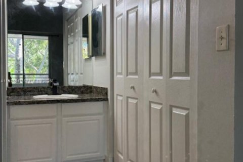 Condominio en venta en Coconut Creek, Florida, 2 dormitorios, 90.58 m2 № 1984126 - foto 20