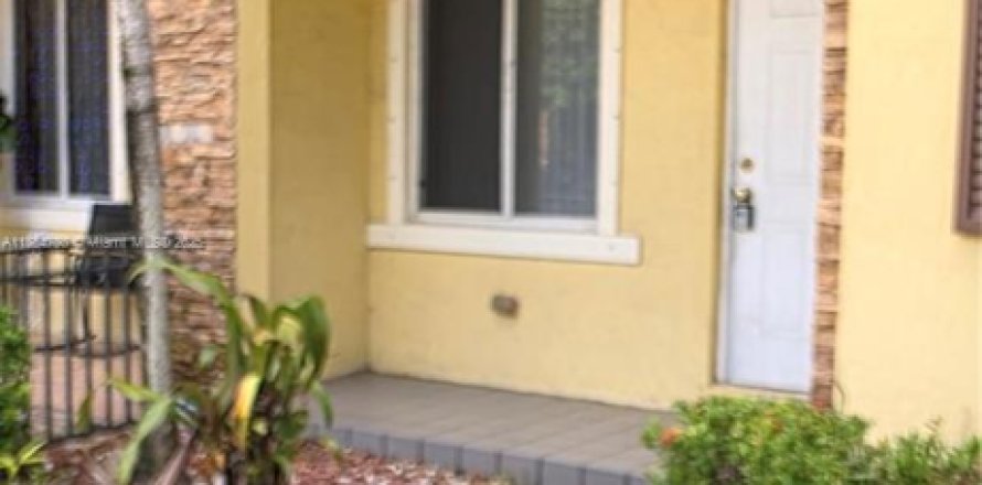 Таунхаус в Майами, Флорида 3 спальни, 144.83м2 № 1931378