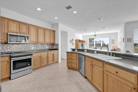House in Summerfield, Florida 3 bedrooms, 224.17 sq.m. № 2396222 - photo 17
