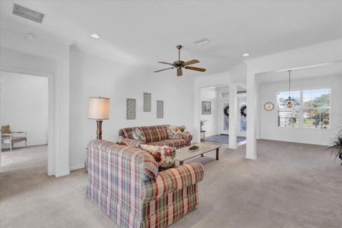 House in Summerfield, Florida 3 bedrooms, 224.17 sq.m. № 2396222 - photo 9