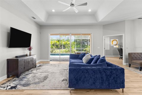 House in Sarasota, Florida 3 bedrooms, 193.33 sq.m. № 2206715 - photo 13