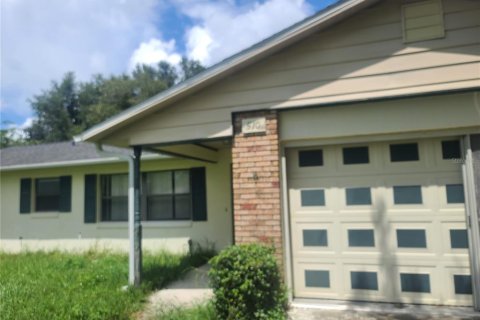 House in Ocala, Florida 3 bedrooms, 127.28 sq.m. № 1906652 - photo 1