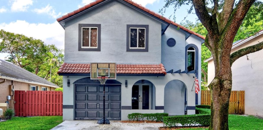 Villa ou maison à Plantation, Floride 3 chambres, 184.97 m2 № 2432327