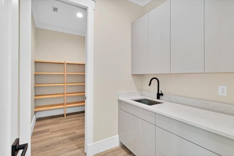 Купить виллу или дом в Виро-Бич, Флорида 14 комнат, 368.36м2, № 2190141 - фото 10
