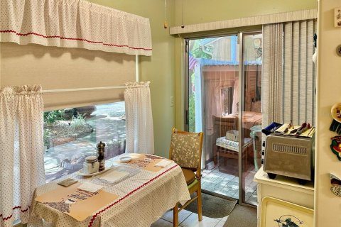 Copropriété à vendre à Sarasota, Floride: 2 chambres, 103.03 m2 № 2093194 - photo 8