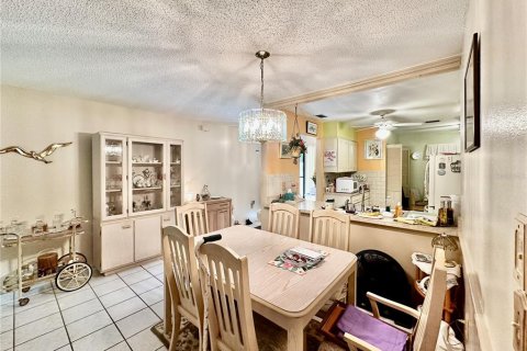 Copropriété à vendre à Sarasota, Floride: 2 chambres, 103.03 m2 № 2093194 - photo 13