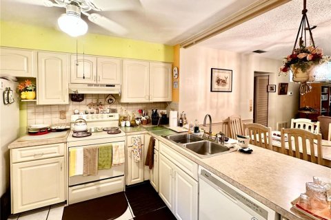 Copropriété à vendre à Sarasota, Floride: 2 chambres, 103.03 m2 № 2093194 - photo 6