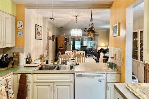 Copropriété à vendre à Sarasota, Floride: 2 chambres, 103.03 m2 № 2093194 - photo 11