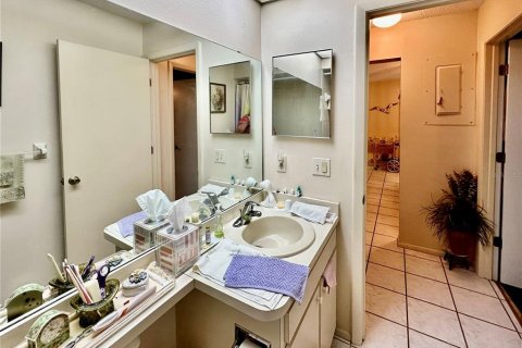 Copropriété à vendre à Sarasota, Floride: 2 chambres, 103.03 m2 № 2093194 - photo 27