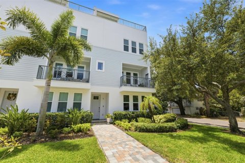 Touwnhouse à Tampa, Floride 3 chambres, 242.85 m2 № 2217239