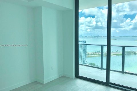 Condo in Miami, Florida, 1 bedroom  № 1938534 - photo 10