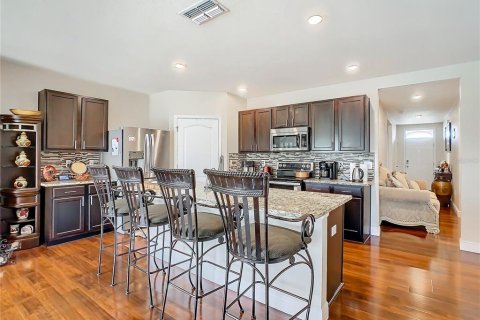 House in Winter Haven, Florida 4 bedrooms, 171.96 sq.m. № 1741026 - photo 10