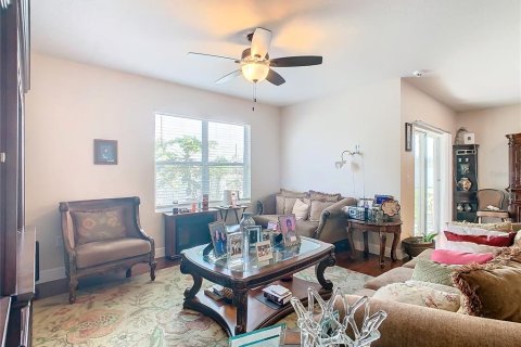 House in Winter Haven, Florida 4 bedrooms, 171.96 sq.m. № 1741026 - photo 5