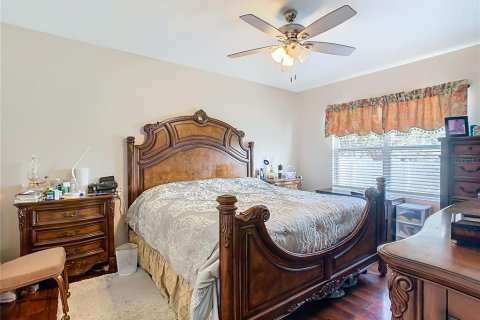 House in Winter Haven, Florida 4 bedrooms, 171.96 sq.m. № 1741026 - photo 12