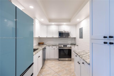 Снять в аренду кондоминиум в Помпано-Бич, Флорида 2 спальни, 97.55м2, № 1952942 - фото 3