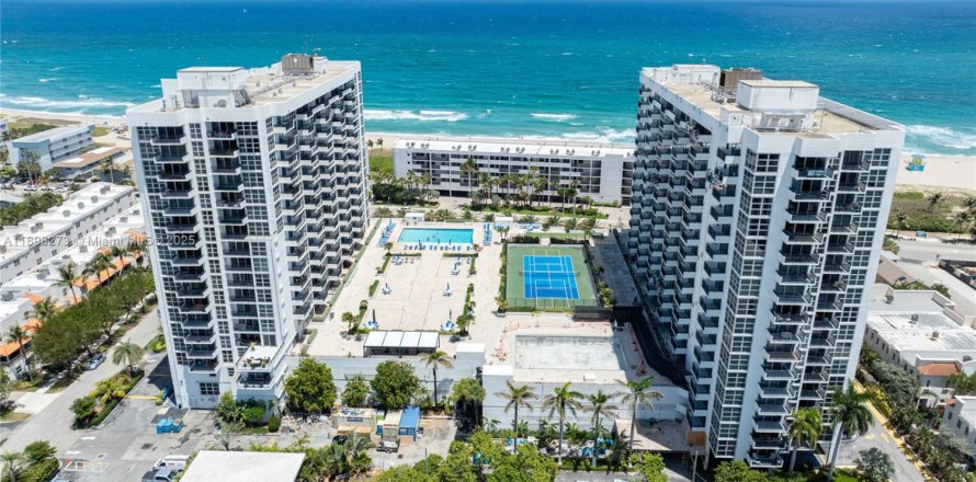 Кондоминиум с 2 спальнями в Помпано-Бич, Флорида № 1952942