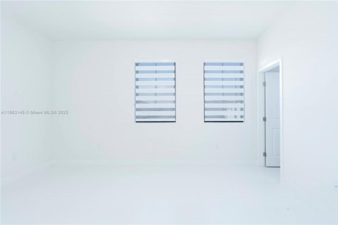 Купить виллу или дом в Майами, Флорида 5 спален, 255.57м2, № 1891462 - фото 11