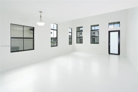 Купить виллу или дом в Майами, Флорида 5 спален, 255.57м2, № 1891462 - фото 22