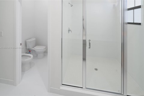 Купить виллу или дом в Майами, Флорида 5 спален, 255.57м2, № 1891462 - фото 19