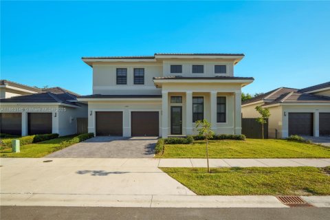 Купить виллу или дом в Майами, Флорида 5 спален, 255.57м2, № 1891462 - фото 3