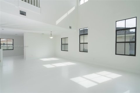 Купить виллу или дом в Майами, Флорида 5 спален, 255.57м2, № 1891462 - фото 23