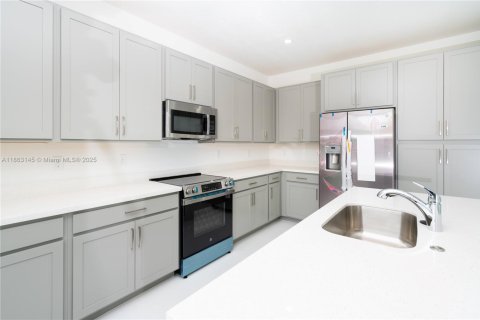 Купить виллу или дом в Майами, Флорида 5 спален, 255.57м2, № 1891462 - фото 7