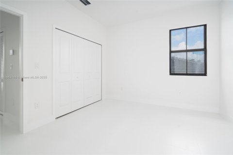 Купить виллу или дом в Майами, Флорида 5 спален, 255.57м2, № 1891462 - фото 17