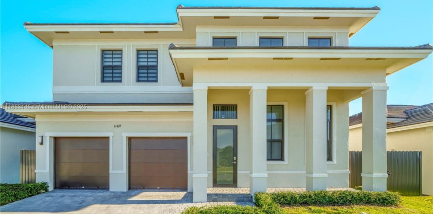 Villa ou maison à Miami, Floride 5 chambres, 255.57 m2 № 1891462
