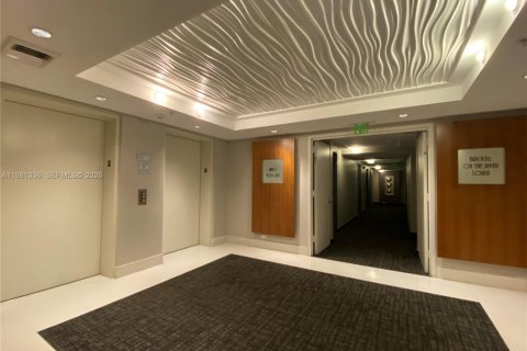 Copropriété à louer à Miami, Floride: 1 chambre, 91.69 m2 № 2053257 - photo 4