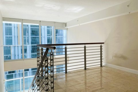 Copropriété à louer à Miami, Floride: 1 chambre, 91.69 m2 № 2053257 - photo 2