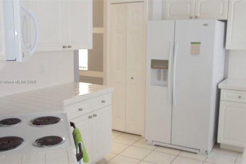 Casa en venta en Homestead, Florida, 4 dormitorios, 163.97 m2 № 1713099 - foto 9