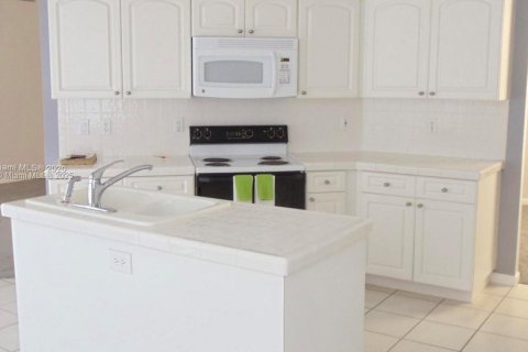 Casa en venta en Homestead, Florida, 4 dormitorios, 163.97 m2 № 1713099 - foto 7