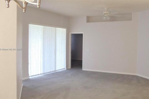 Casa en venta en Homestead, Florida, 4 dormitorios, 163.97 m2 № 1713099 - foto 5