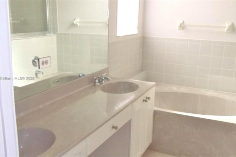 Casa en venta en Homestead, Florida, 4 dormitorios, 163.97 m2 № 1713099 - foto 16