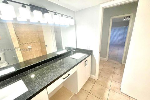 Copropriété à louer à Homestead, Floride: 2 chambres, 79.52 m2 № 2063517 - photo 8