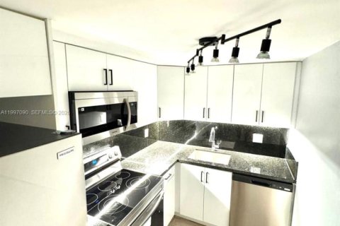 Copropriété à louer à Homestead, Floride: 2 chambres, 79.52 m2 № 2063517 - photo 7