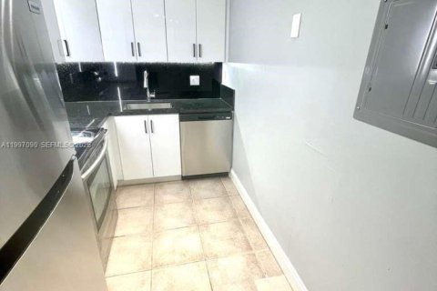 Copropriété à louer à Homestead, Floride: 2 chambres, 79.52 m2 № 2063517 - photo 4